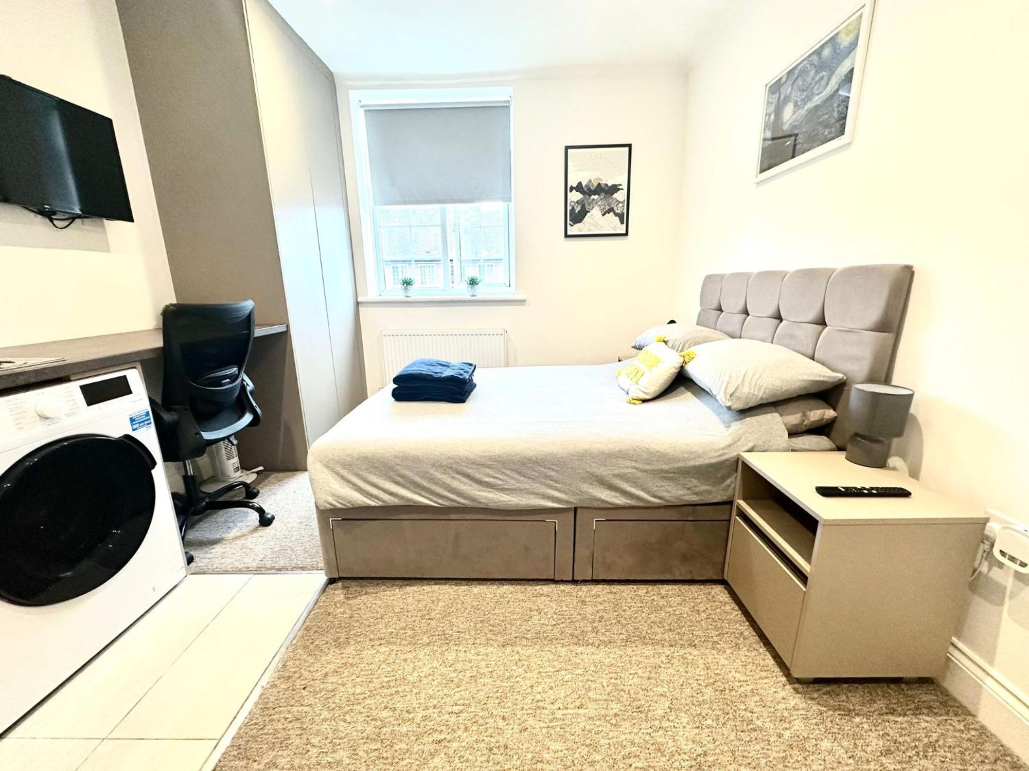 הנדון Bright Modern, Private Apartment,15 Mins To Central London מראה חיצוני תמונה